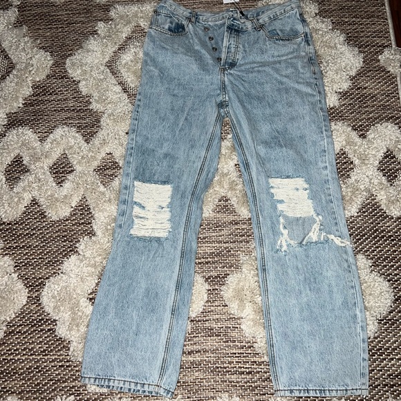 Princess Polly Asymmetrical Ripped Straight Leg Jeans - Picture 2 of 6